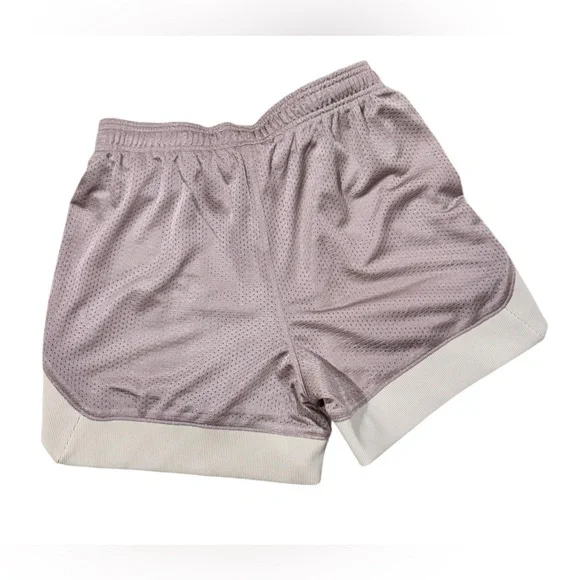 Under Armour Mens Mesh Athletic Shorts Size Medium NWT - Picture 2 of 11